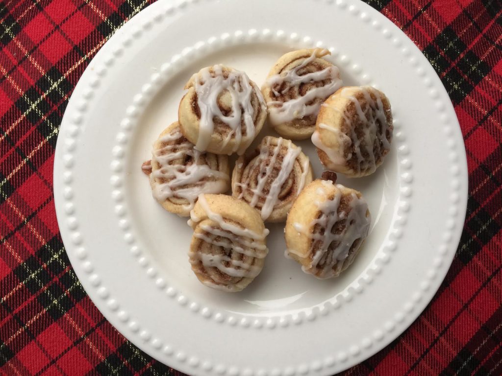 Cinnamon Roll Pie Crust Bites